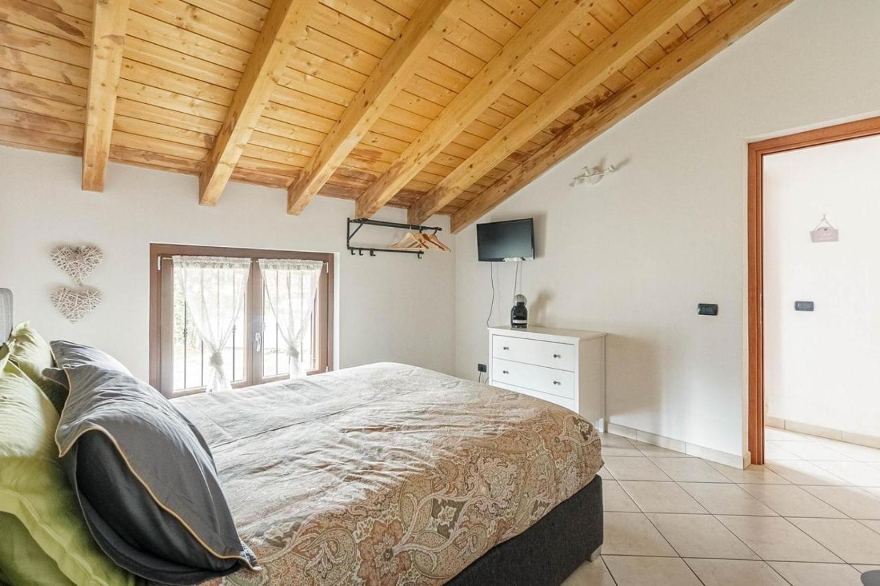 Le Quattro Stelle Villa Cardano Al Campo Bagian luar foto