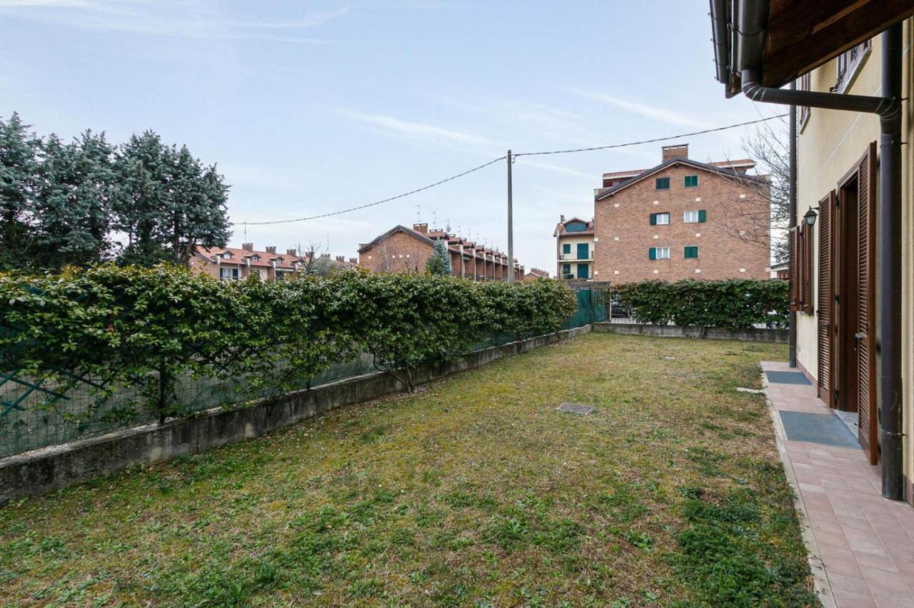 Le Quattro Stelle Villa Cardano Al Campo Bagian luar foto