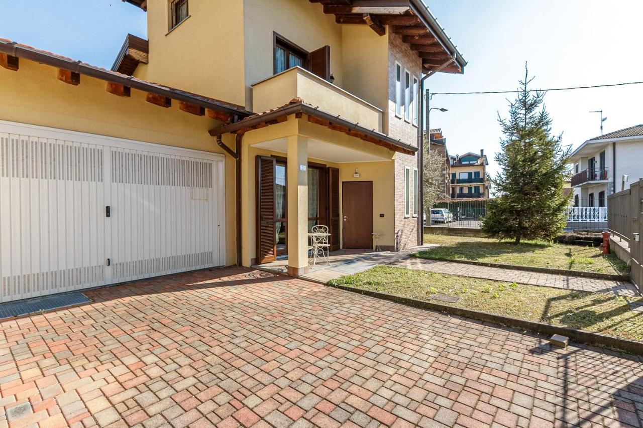 Le Quattro Stelle Villa Cardano Al Campo Bagian luar foto